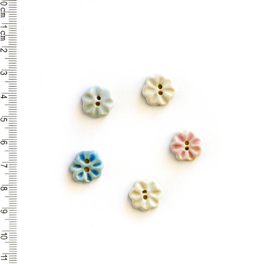 L553 Pastel Flower Buttons