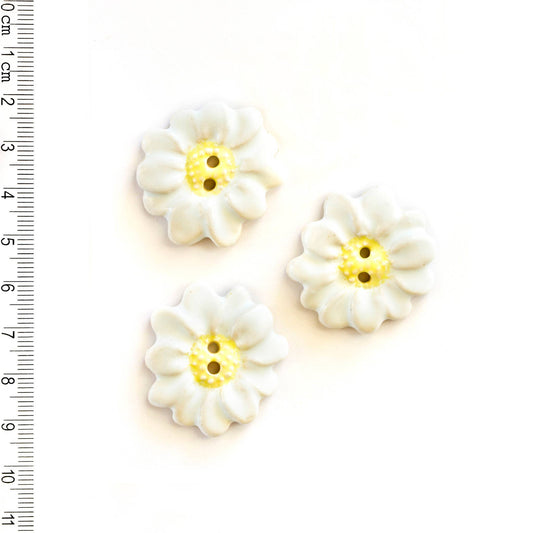 L101 Daisy Buttons